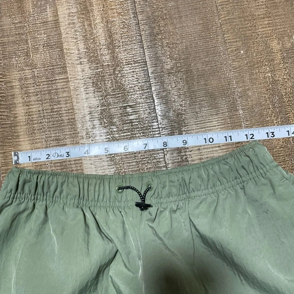 Women’s nike windbreaker sage green Pants